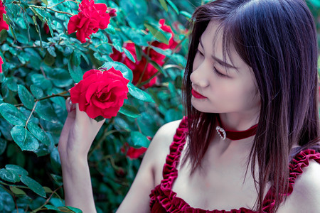 国家移民管理局：上半年免签入境外国人1364万人次，同比上升53.9%